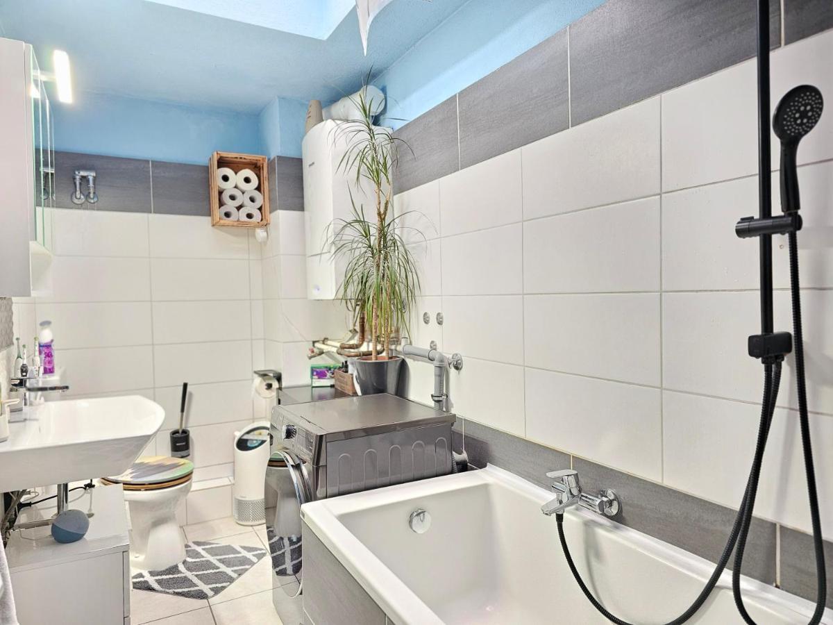 Doppelzimmer 1 I Geteiltes Bad & Kueche I Mit Dem Zug Nur 4 Min Bis Zum Hauptbahnhof Фрайбург Экстерьер фото