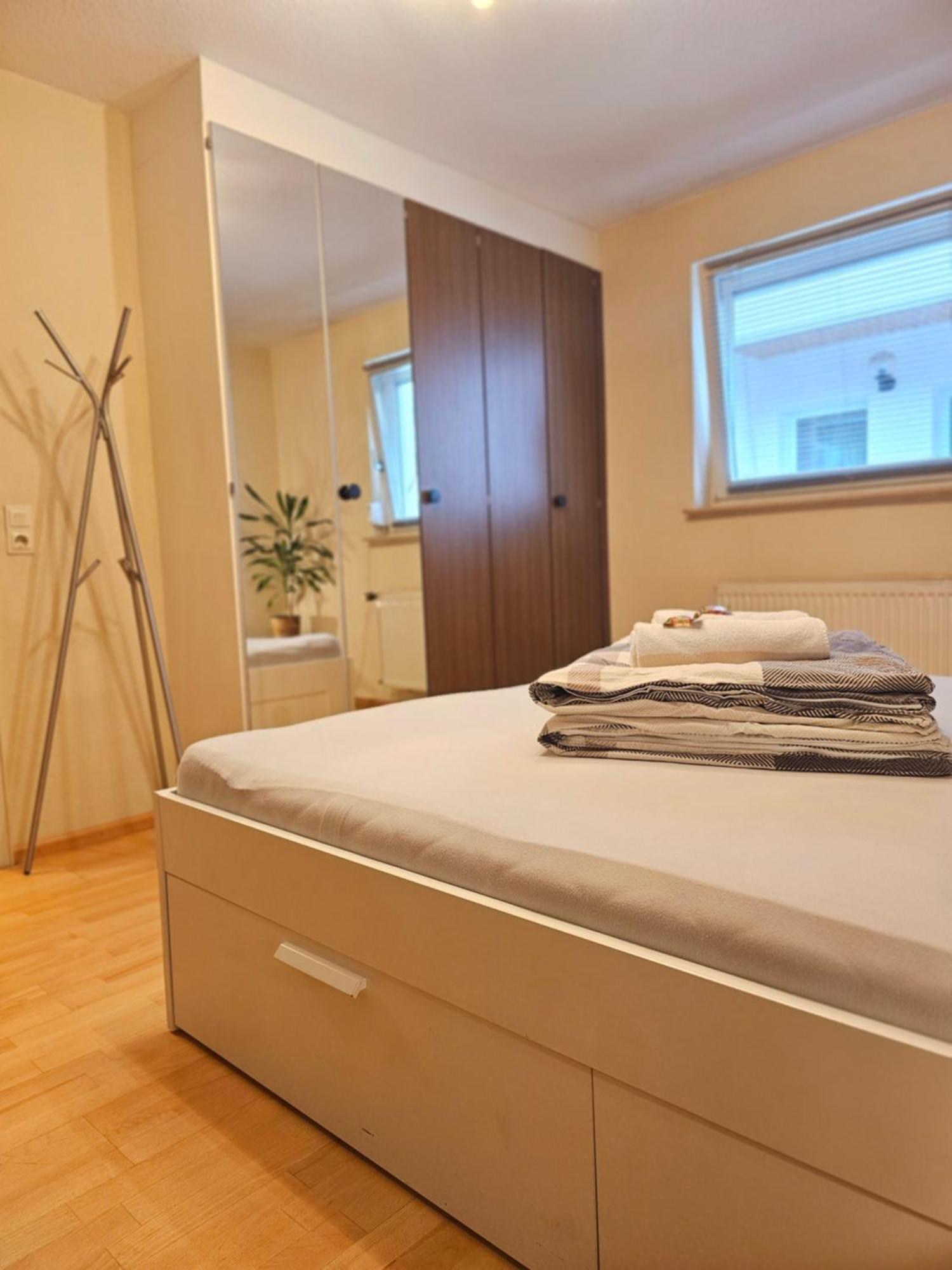 Doppelzimmer 1 I Geteiltes Bad & Kueche I Mit Dem Zug Nur 4 Min Bis Zum Hauptbahnhof Фрайбург Экстерьер фото